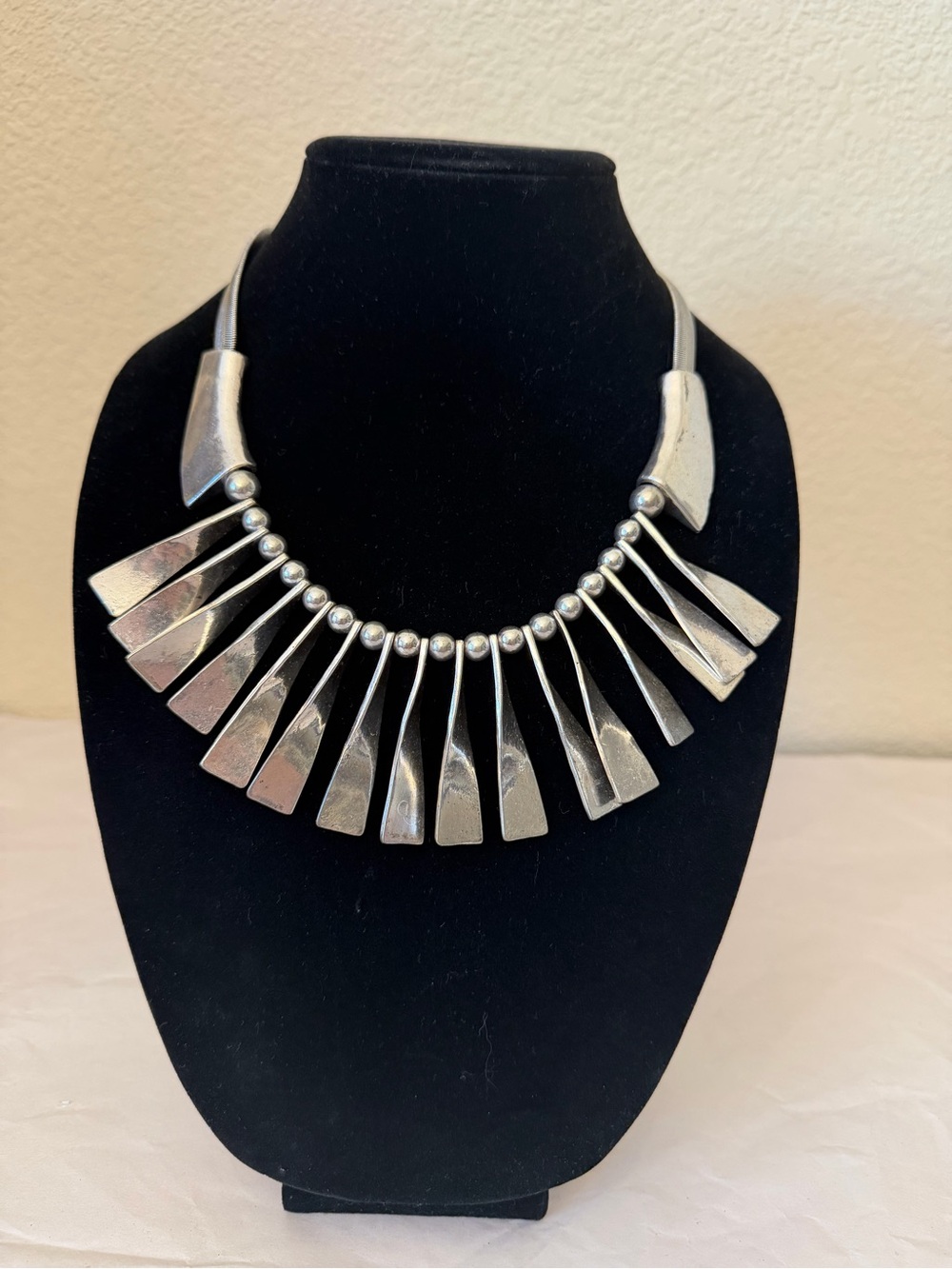 Vintage beauty Silver-Tone Fan Drop Necklace - Women Jewelry